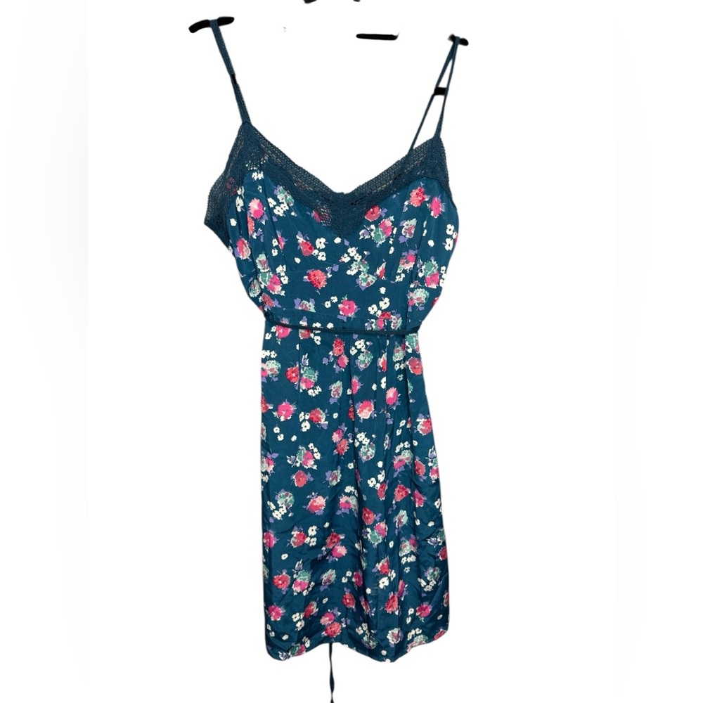 American Eagle Outfitters Floral Chemise with Lace‎ Trim